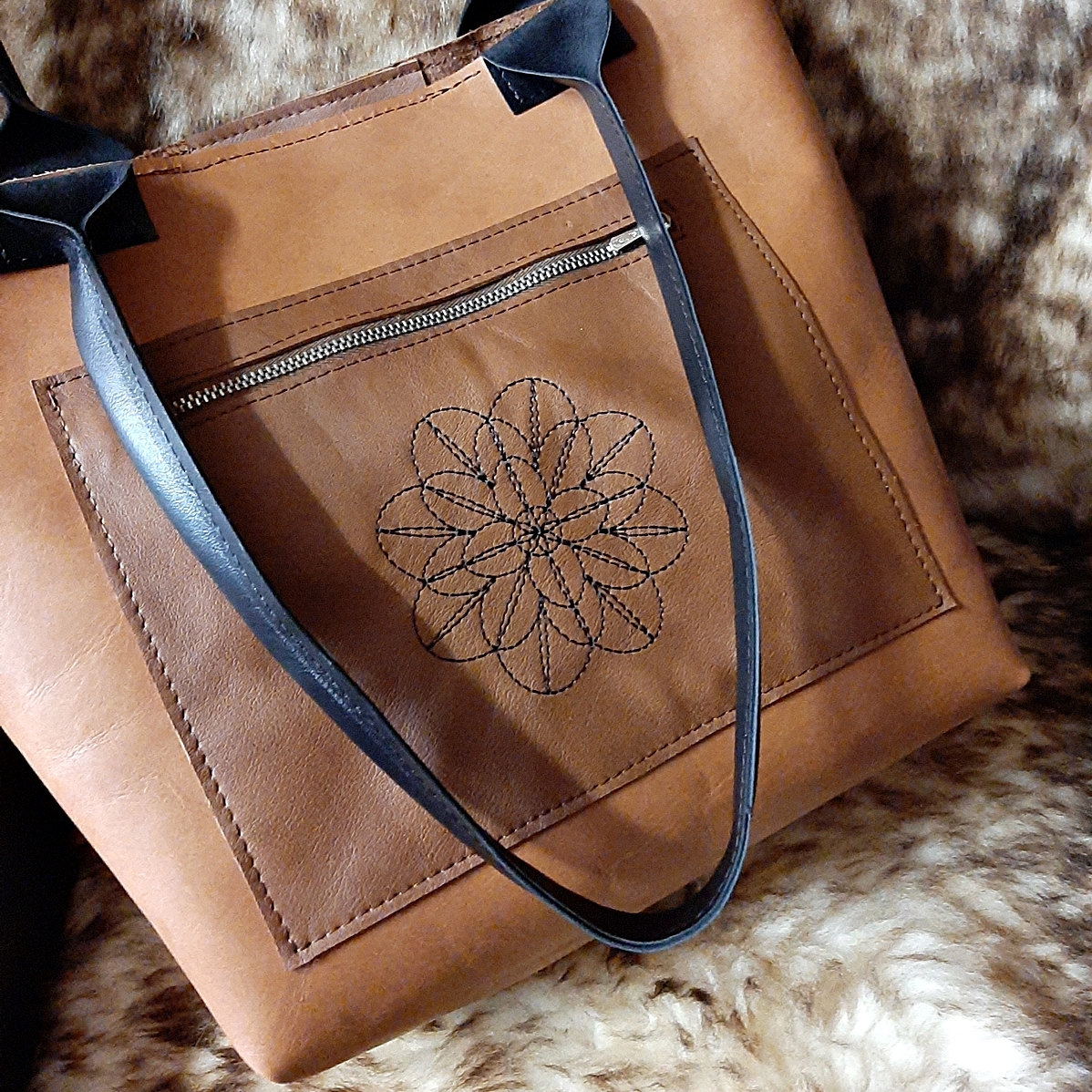 Tote Bag Shopper (cognac-schwarz) mit Stickerei